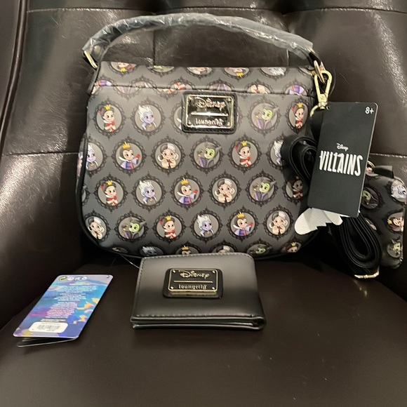 SOLD - Loungefly Chibi Villains Portraits AOP Crossbody w/ Matching Wallet - Picture 2 of 10